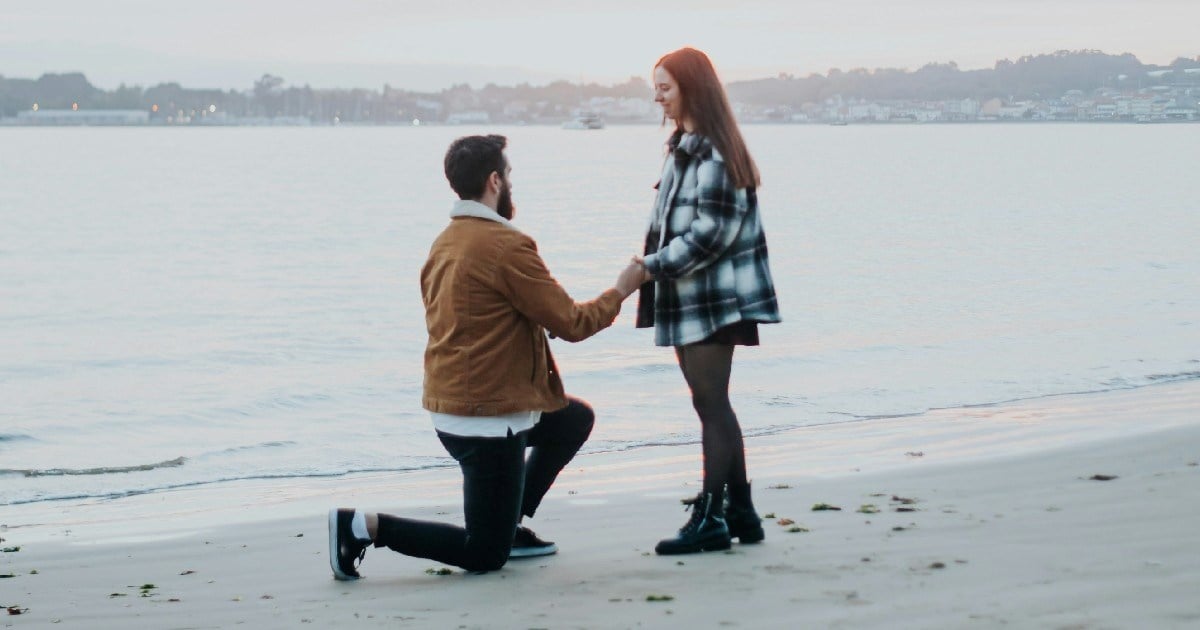 21-year-old rejects boyfriend's marriage proposal in Hawaii because it wasn't lavish enough: 'I hope you’re not about to propose to me right now'