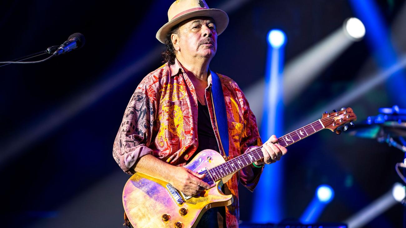 Leute: Gitarren-Legende Carlos Santana bricht sich den Finger