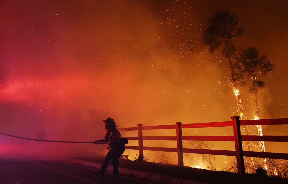 How the Franklin Fire in Malibu Is Being Stoked by the Santa Ana Winds