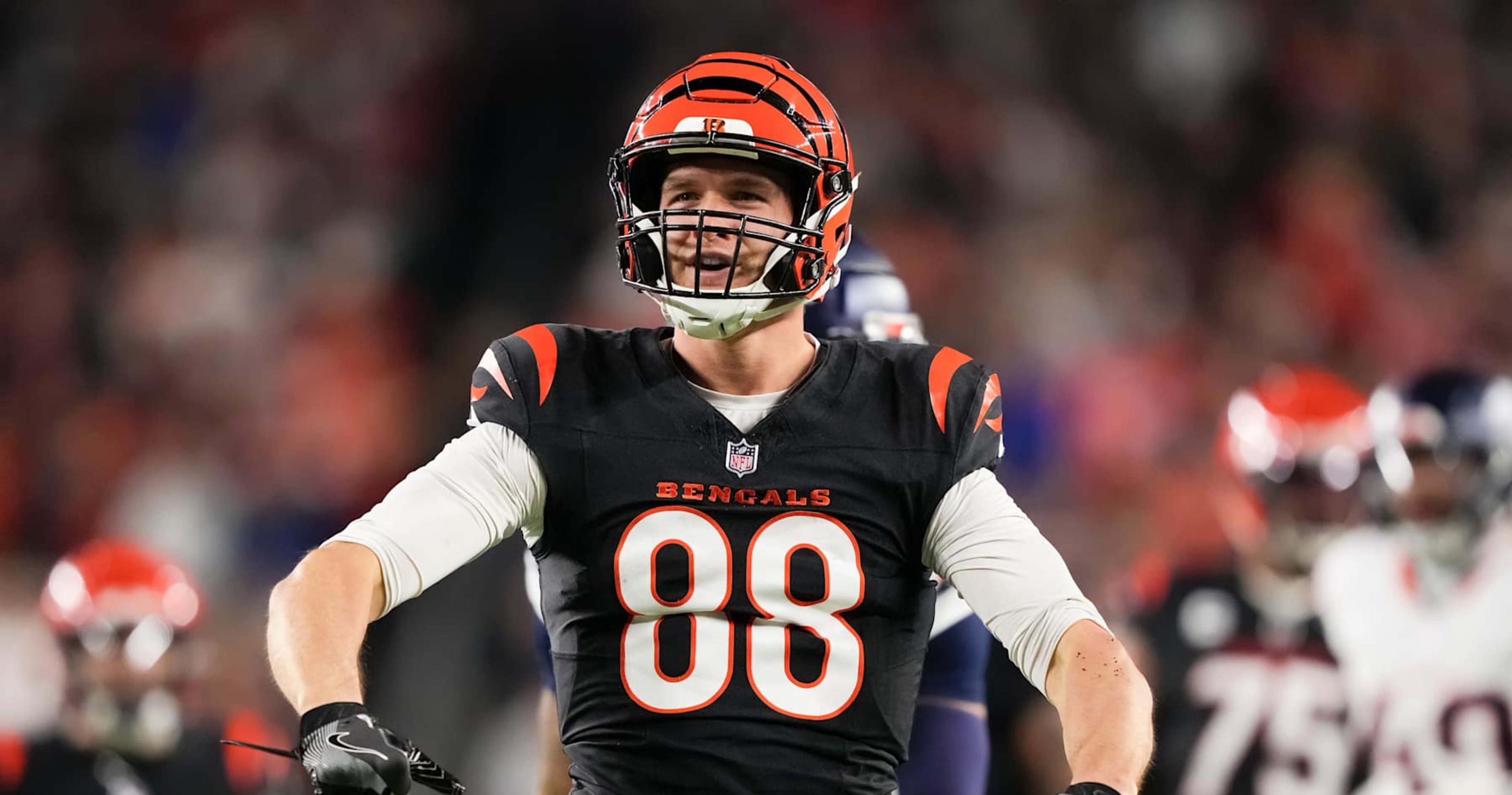 Video: Bengals' Mike Gesicki Earns $125K Contract Incentive with Catch vs. Steelers