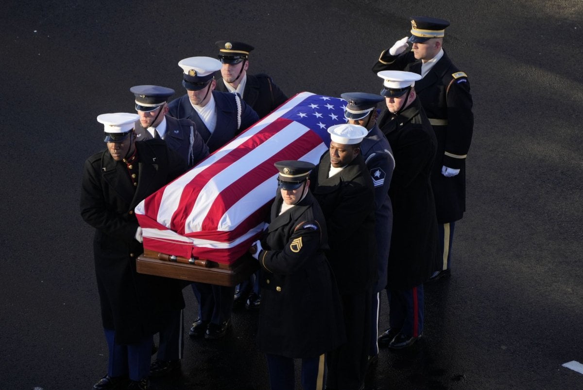 Former President Jimmy Carter arrives in Washington, D.C., for 3-day state funeral