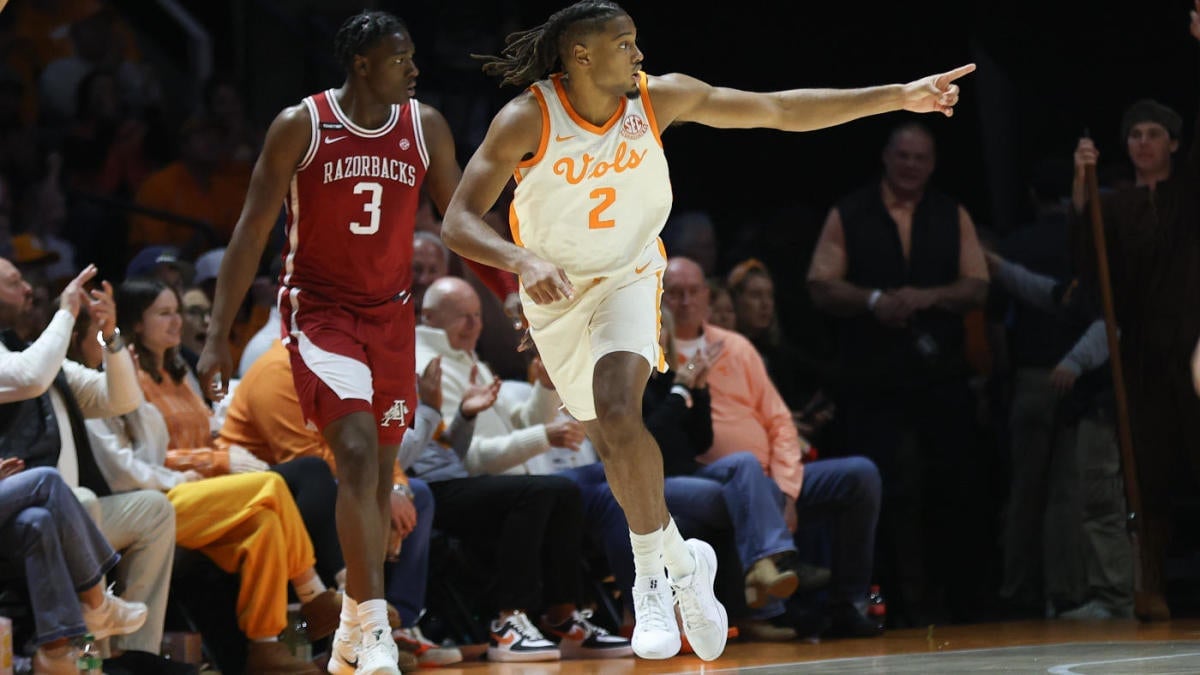 College basketball scores, winners and losers: Tennessee stands as last undefeated team one day into SEC play