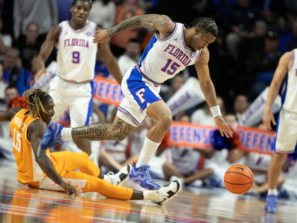 No. 1 Tennessee falls by 30 to No. 8 Florida