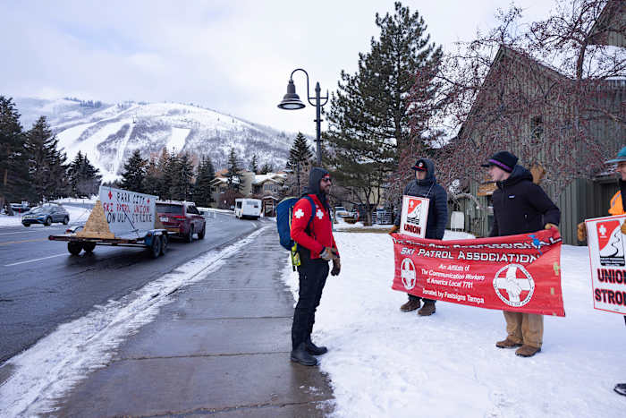 Striking ski patrollers at the biggest US resort return to work claiming victory