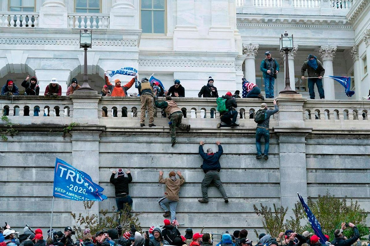 Convicted U.S. Capitol rioter arrested after snowboarding in Whistler