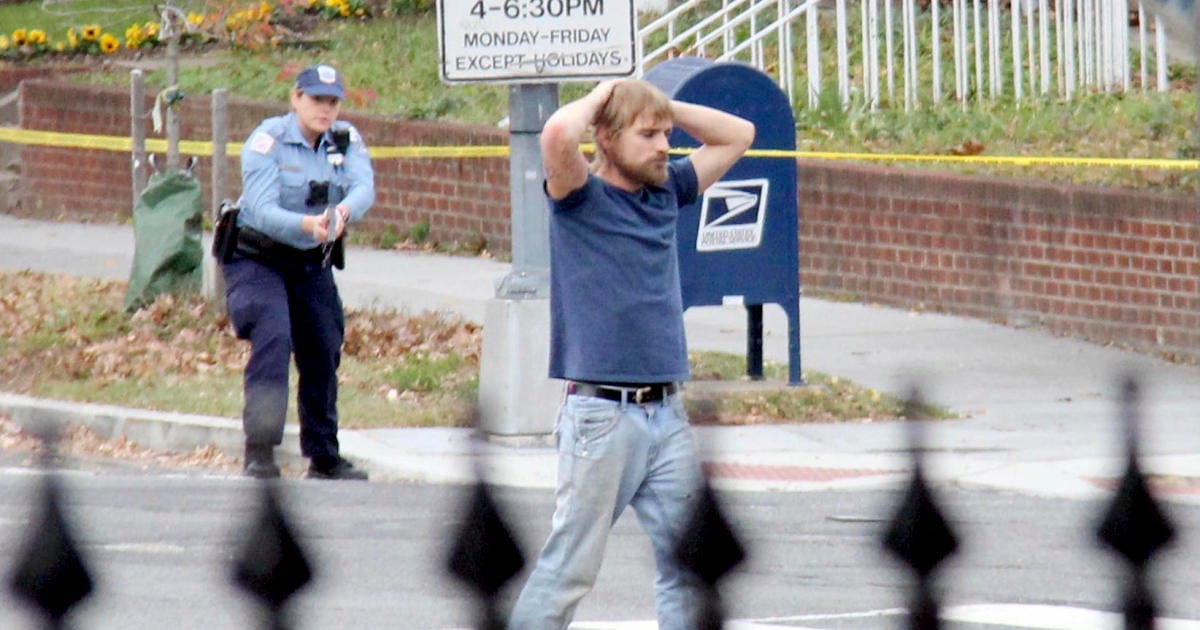 Gunman in "pizzagate" hoax fatally shot by North Carolina police during traffic stop