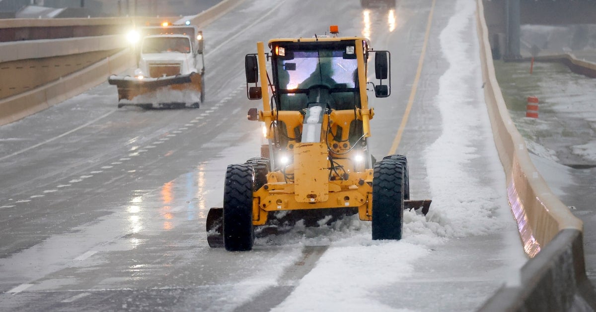 North Texas Friday weather forecast: Snow, ice to end with clearing expected midday