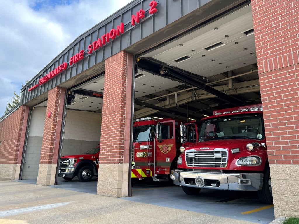 Sprinkler douses Uptown East apartment fire; resident suffers burns, cat rescued