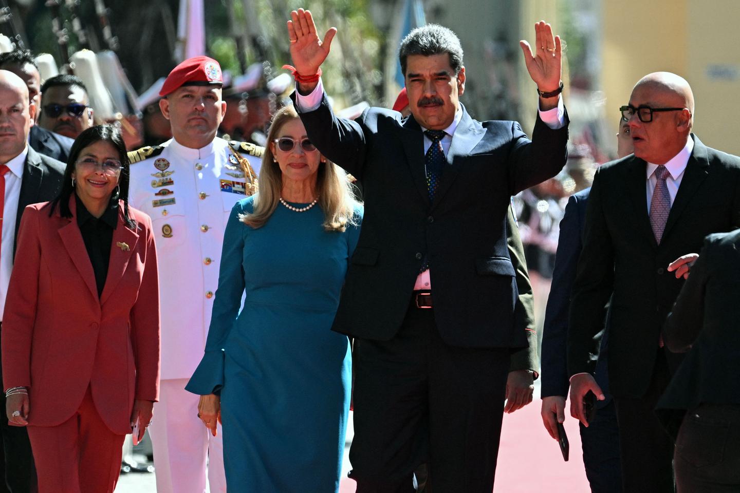 Au Venezuela, le président Maduro est investi pour un troisième mandat, l’opposition dénonce un « coup d’Etat »