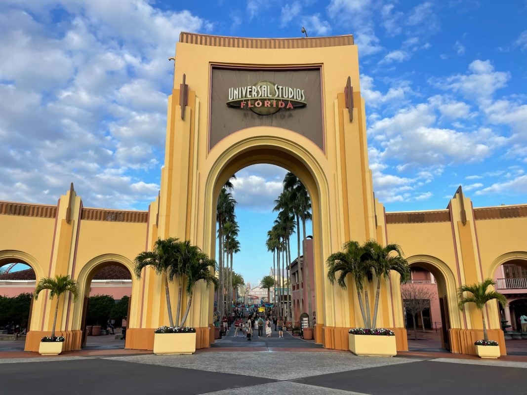 VIDEO: Universal Studios Florida Debuts New Entrance Music Loop